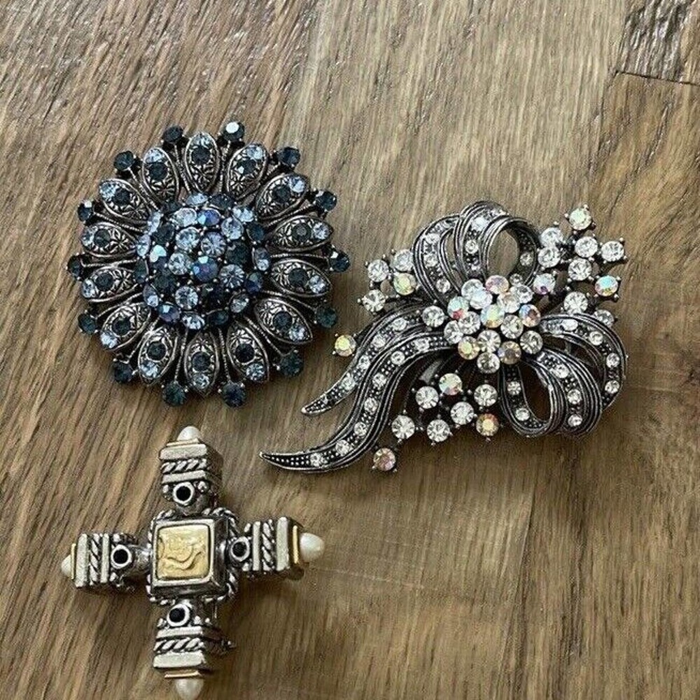 Vintage Rhinestone Brooch Set Blue Silver Maltese Cross Knight Center Set of 3
